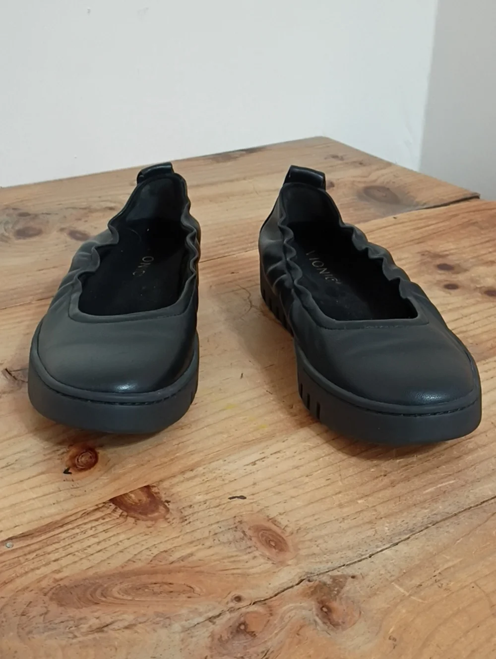 Vionic Black Uptown Ballet Women's Slip-On Shoes Size 6